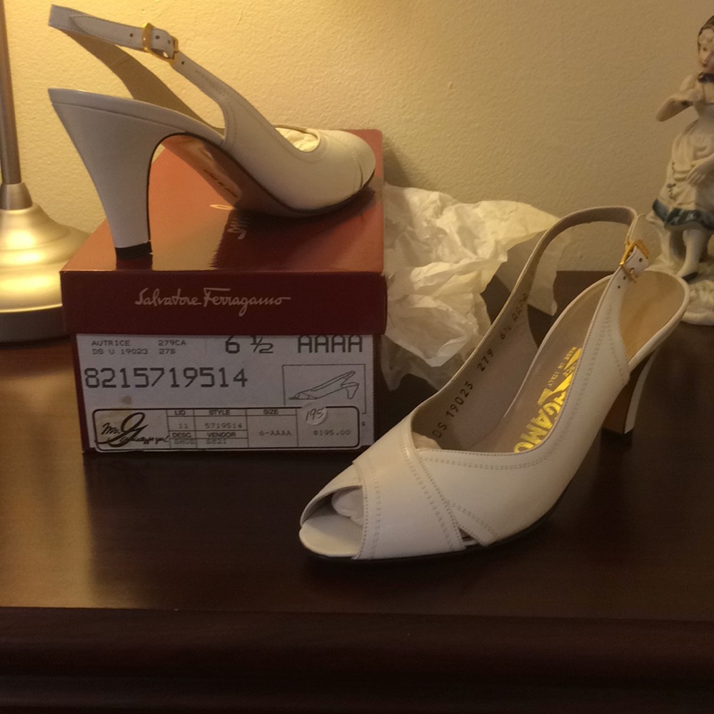 Ferragamo White sling back peeptoe pump 6.5 Narrow